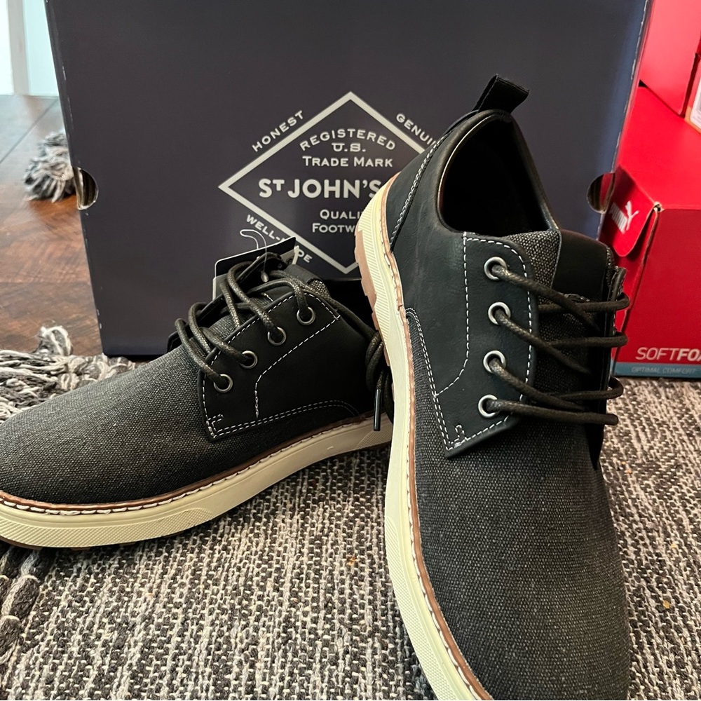 St. John Bay Shoes Black and Tan Men's Oxfords 8.5 Med New